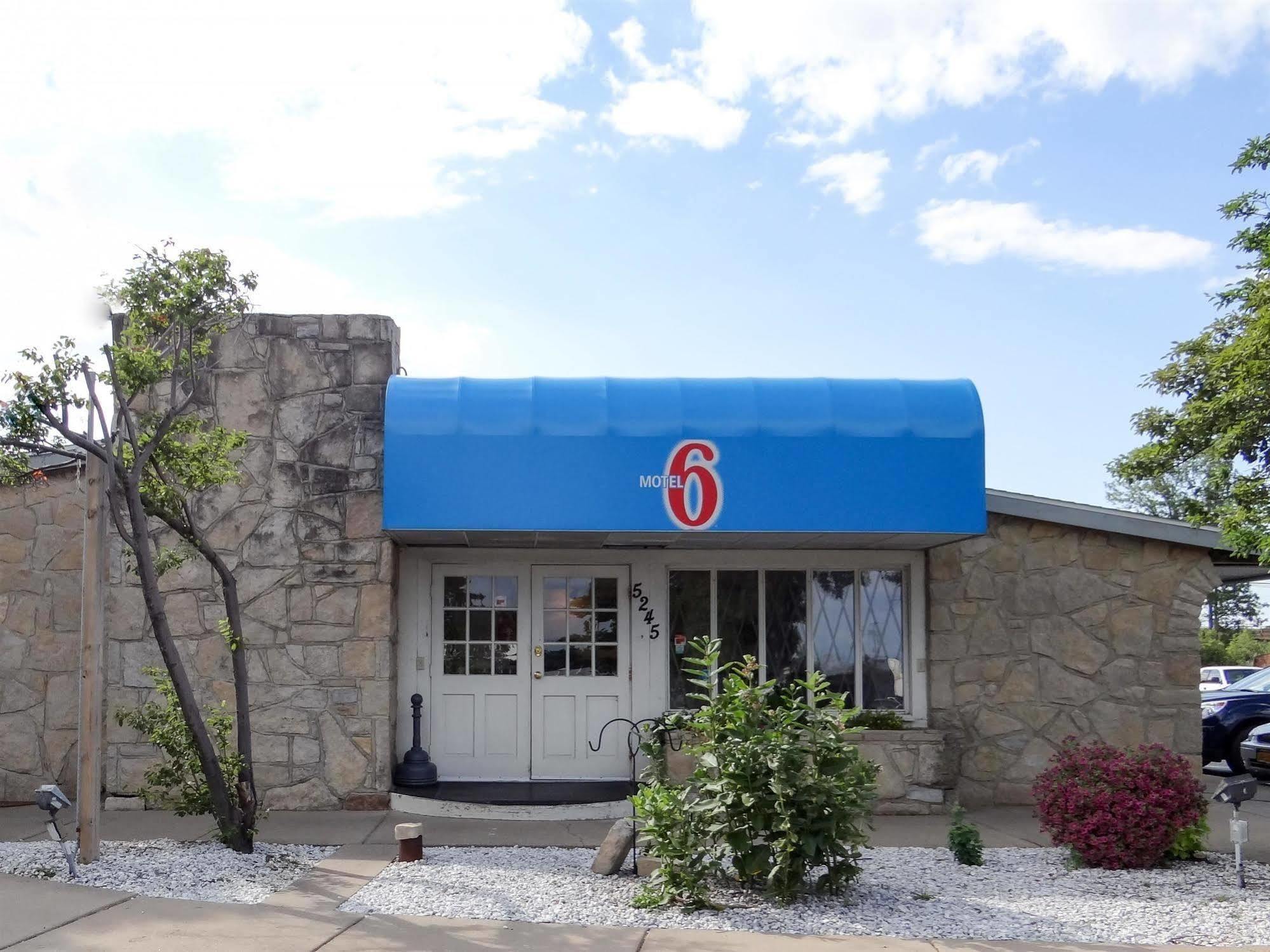 Motel 6-Hamburg, Ny Exterior foto